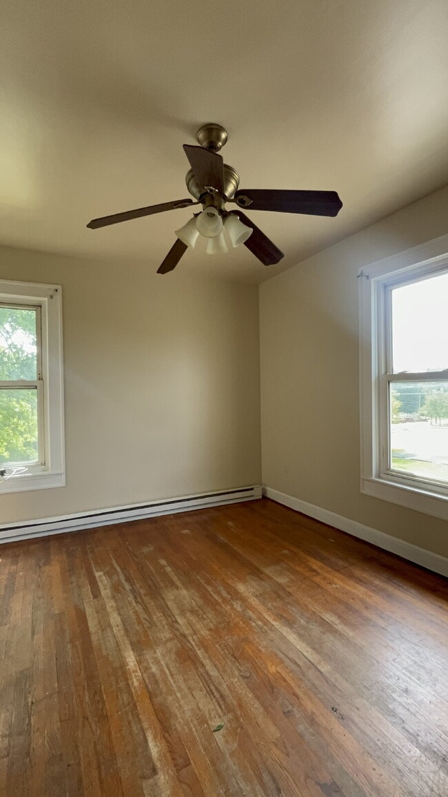 Building Photo - Spacious 2-Bedroom Apartment – Convenient Front Royal Location