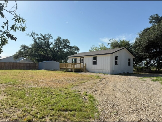 Building Photo - "Charming 2-Bed, 2-Bath Retreat in Lott, T...