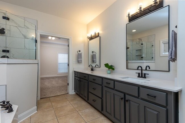 Building Photo - 2864 Summer Oaks Pl