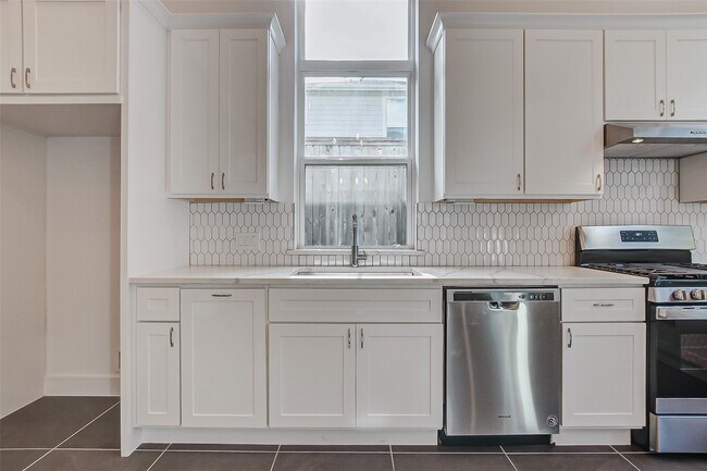 Building Photo - 8926 Spring Knoll Forest Dr