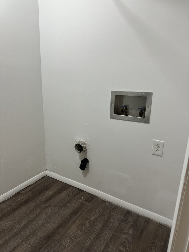 Building Photo - 3164 Central Ave