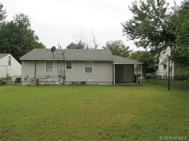 Building Photo - 2 Bed 1 Bath Rental Home - Tulsa
