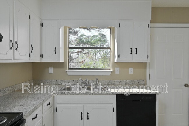 Building Photo - 436 10th Ct