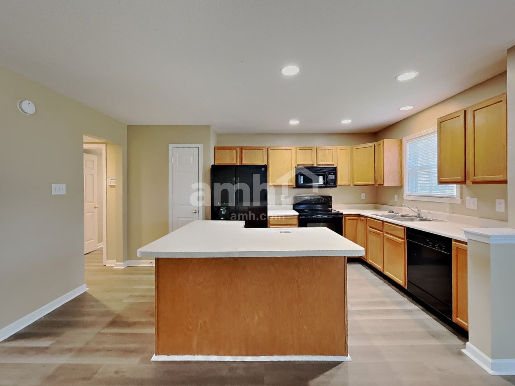 Building Photo - 8206 Stones Ferry Rd