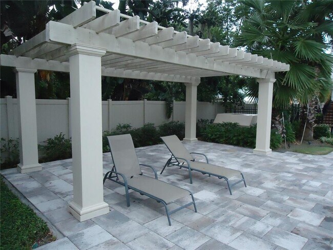 Building Photo - 2634 Joslin Pl