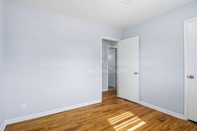 Building Photo - 105 Maxwell Dr