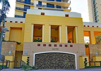 Building Photo - 16275 Collins Ave