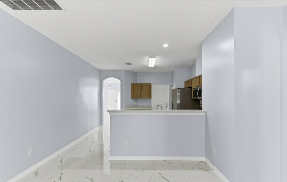 Building Photo - 14626 Falling Waters Dr