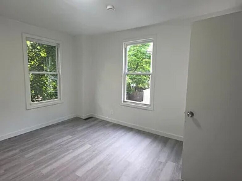 Building Photo - 238 Newhall St