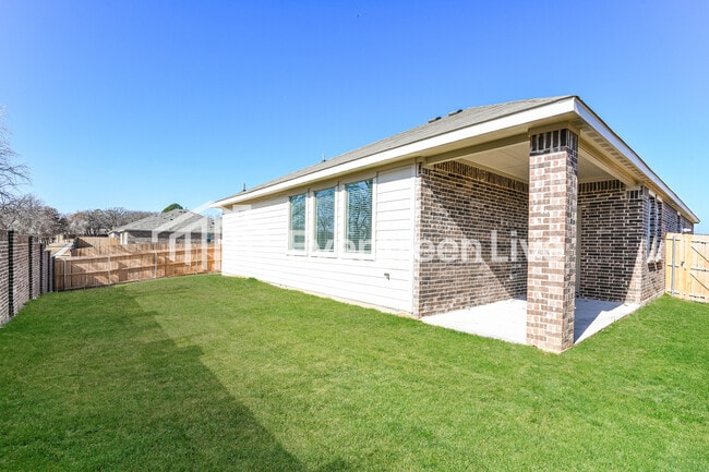 Building Photo - 1220 Dragon Wy