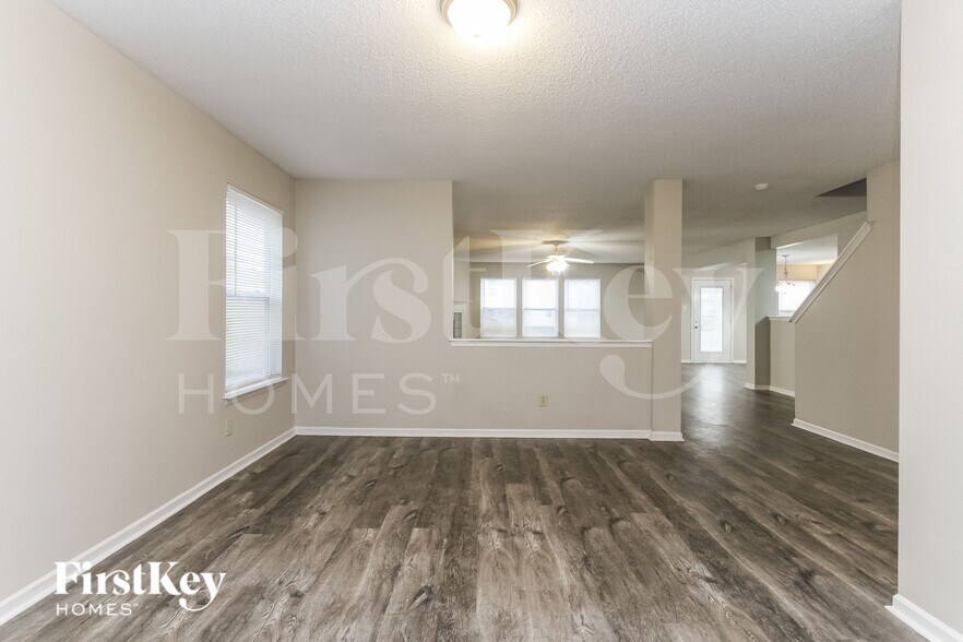 Building Photo - 6829 W Raleigh Dr