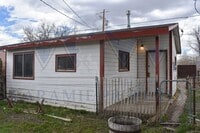 Building Photo - 459 1/2 Cedar St