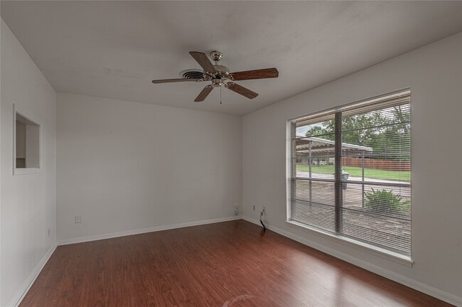 Building Photo - 2528 Ave N 1/2