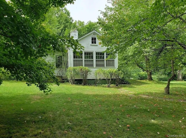 Building Photo - 717 Spring Lake Rd