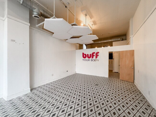 Building Photo - 723 W Wrightwood Ave