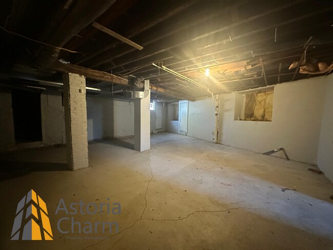 Building Photo - 3 Bedroom Home with Den, Patio/Deck Space,...