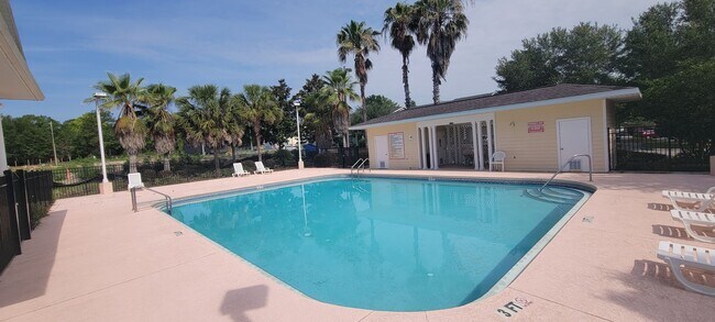 Building Photo - 1571 NW 29 Rd