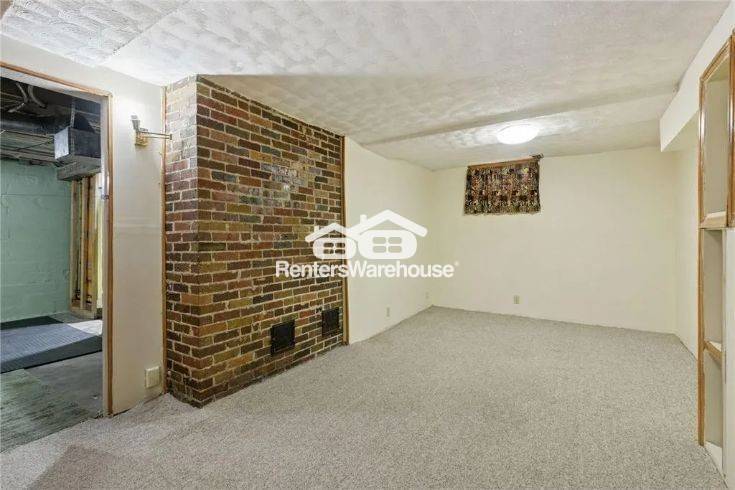 Building Photo - 945 Sherburne Ave