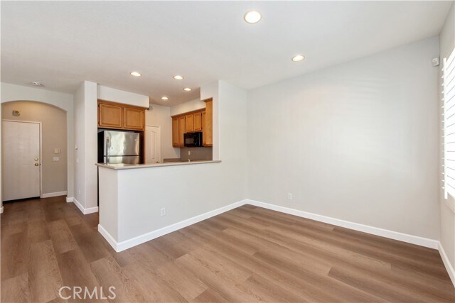 Building Photo - 22 Moonstone