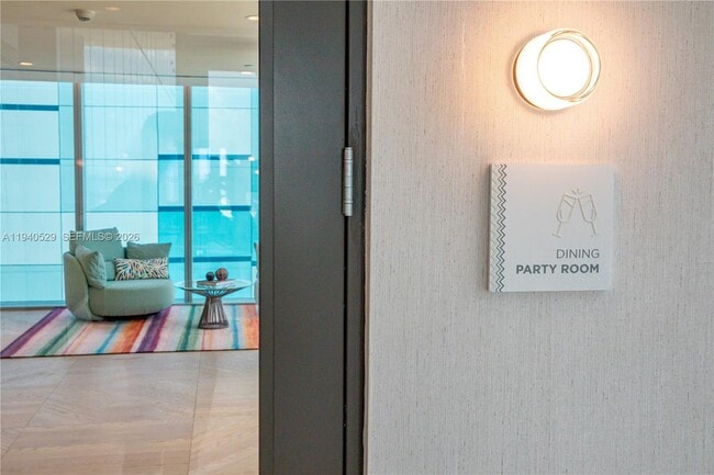 Building Photo - 700 NE 26th Terrace