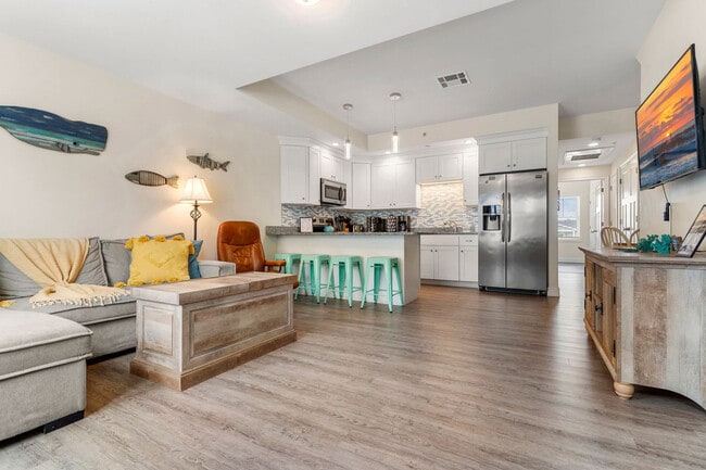 Building Photo - 128 Ashworth Ave