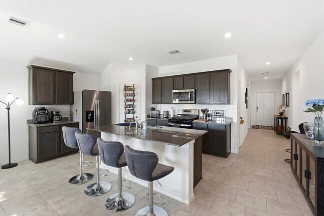 Building Photo - 1046 Appaloosa Ln