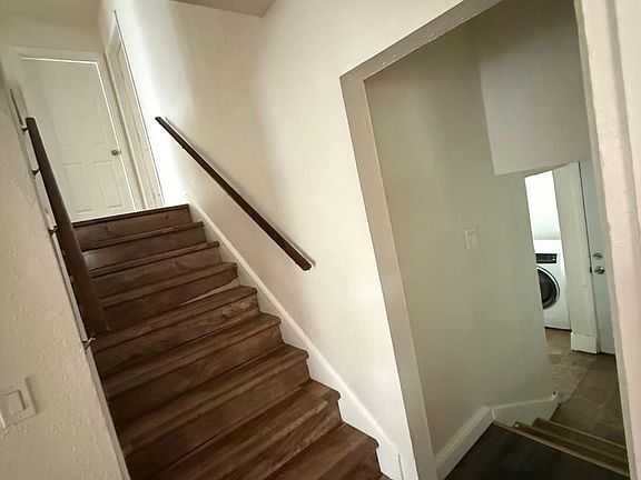 Building Photo - Single Family Home for Rent