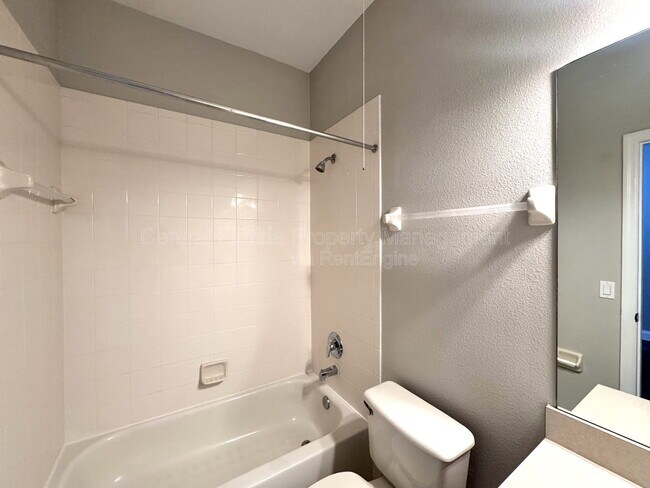 Building Photo - 3411 Wilshire Way Rd