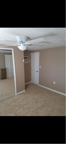 Building Photo - 605 George St