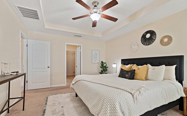 Building Photo - Cedarbrook Community Beauty, Holiday Gem, Available Now!