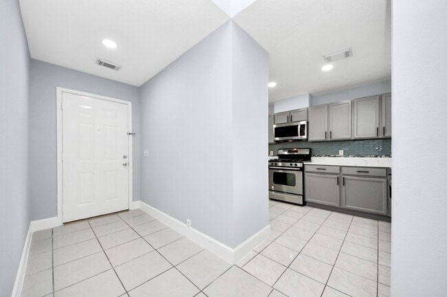 Building Photo - 2604 Eldridge Park Way