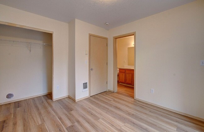 Building Photo - Beautiful 3 Bd 3 Ba Home in Bagley Downs Neighborhood