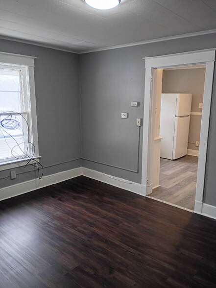 Building Photo - 19 Seymour St