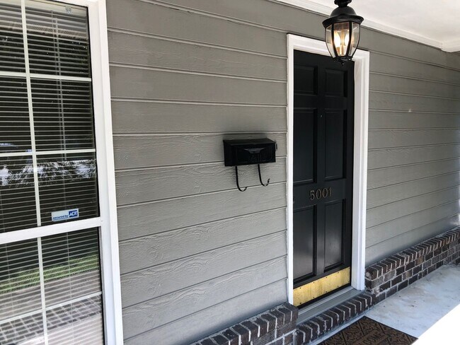 Building Photo - Available 9/8. Beautiful 4BR/2.5BA Home Av...