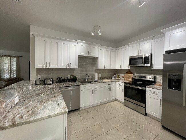 Building Photo - 3111 Sun Lake Ct