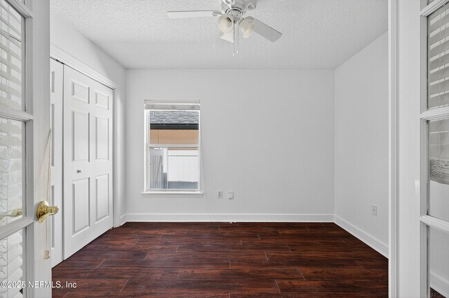 Building Photo - 10008 Sifton Ct