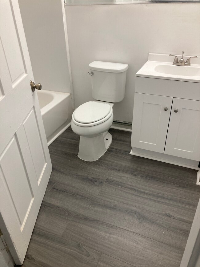 Building Photo - 500 W Wyoming Ave