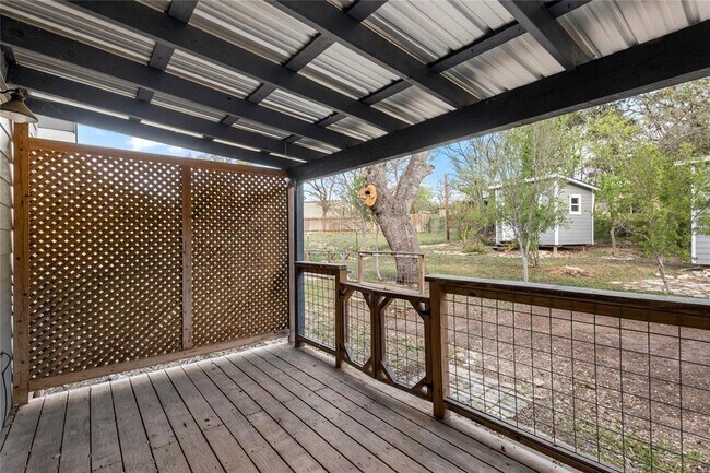 Building Photo - 18000 Lafayette Park Dr