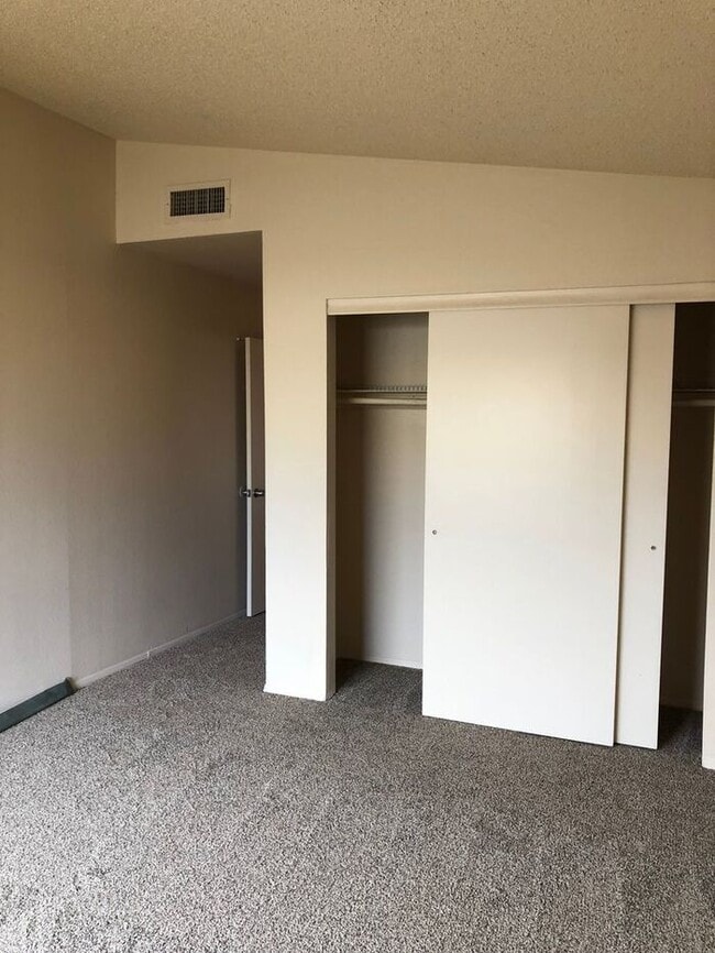 Building Photo - COMING SOON! Adorable 3 Bed 2 Bath in Toll...