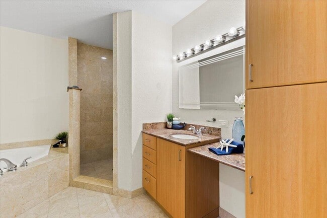 Building Photo - 1620 Presidential Way