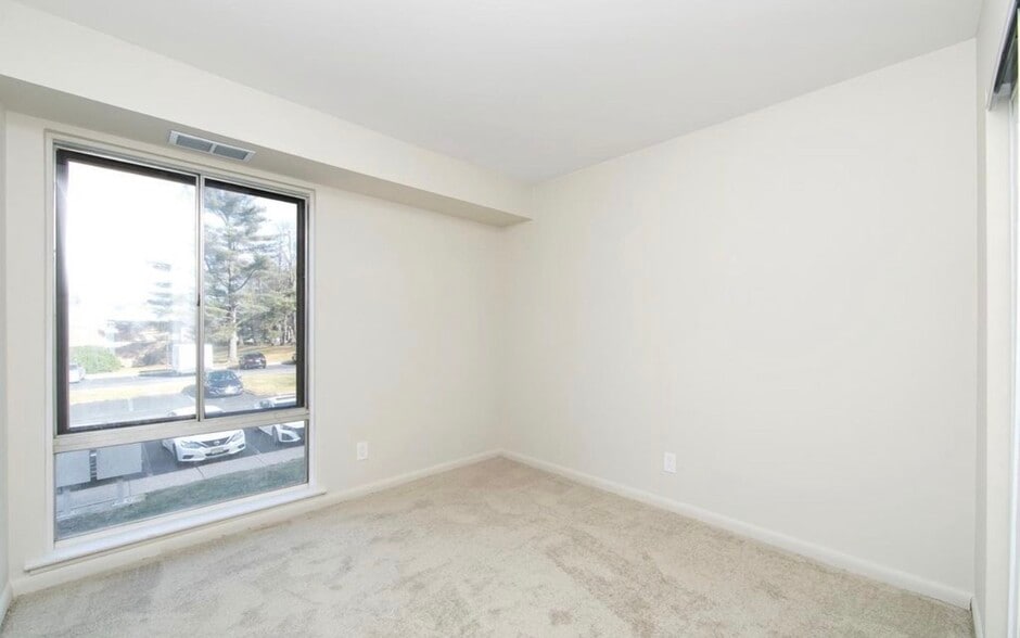 Building Photo - 222 Echelon Rd