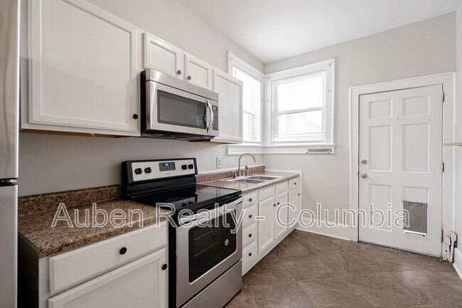 Building Photo - 1034 Kinard Ct