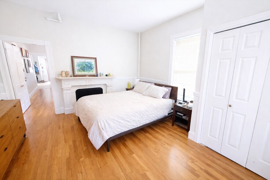 Bedroom 1 - 16 Lincoln St