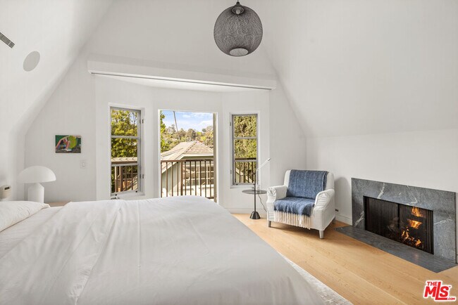 Building Photo - 165 Mabery Rd