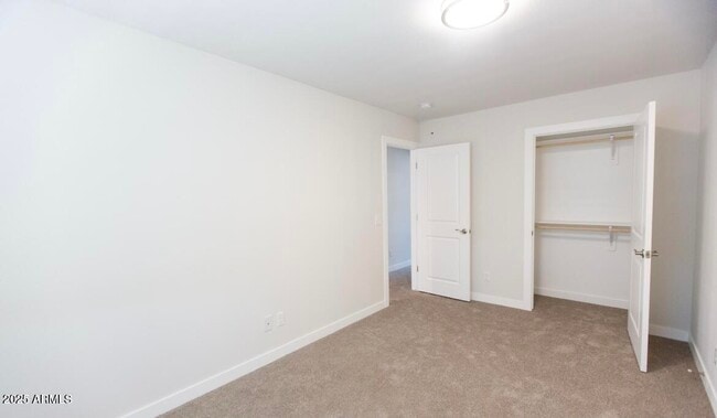 Building Photo - 1850 N 51st St