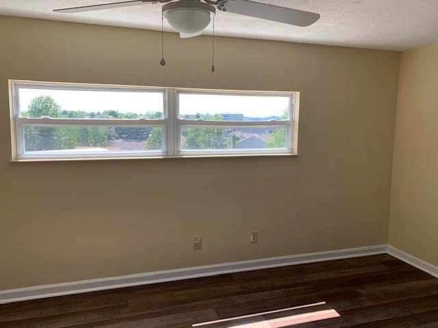 Building Photo - 1050 Valley View #26