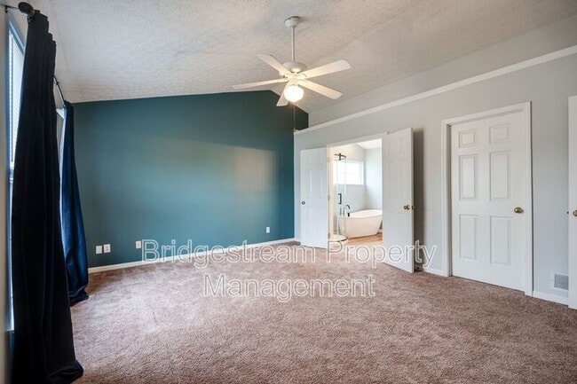 Building Photo - 4448 Forest Ridge Blvd