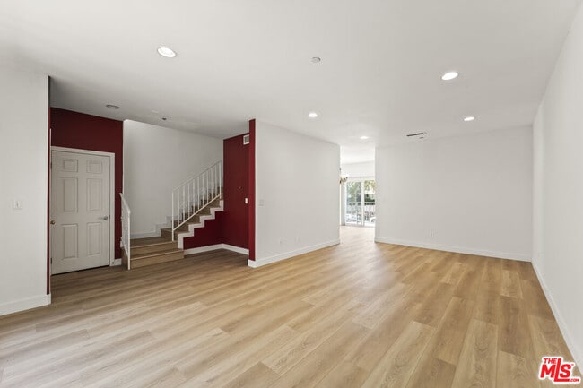 Building Photo - 12375 Osborne Pl