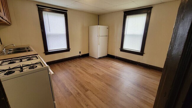 Building Photo - 516 Adaline Avenue