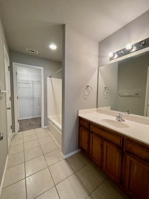 Building Photo - 3103 SW Deerfield Blvd